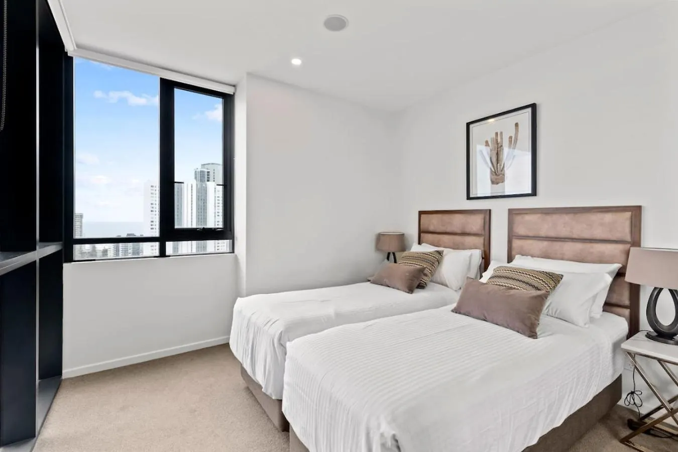 Stunning Ocean Views 2 Bedroom Apartment Gold Coast Australia